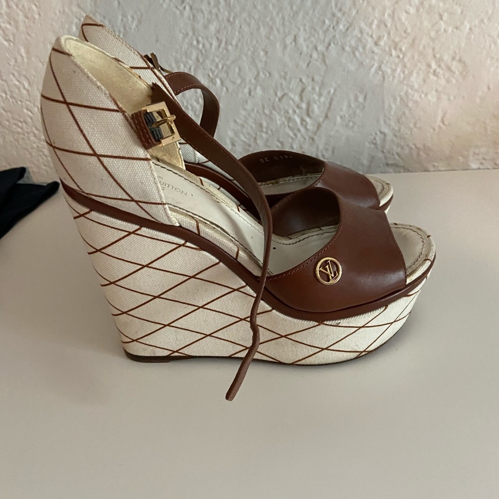 Louis Vuitton Wedges 6.5